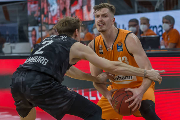 会让多年积 会让多年积